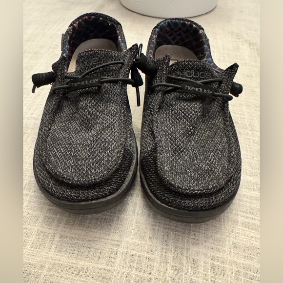 Hey Dude women’s Gray Loafers - Picture 1 of 3